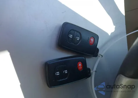 2012 Toyota Prius V Five z USA, uszkodzony, nr VIN JTDZN3EU9C3143831